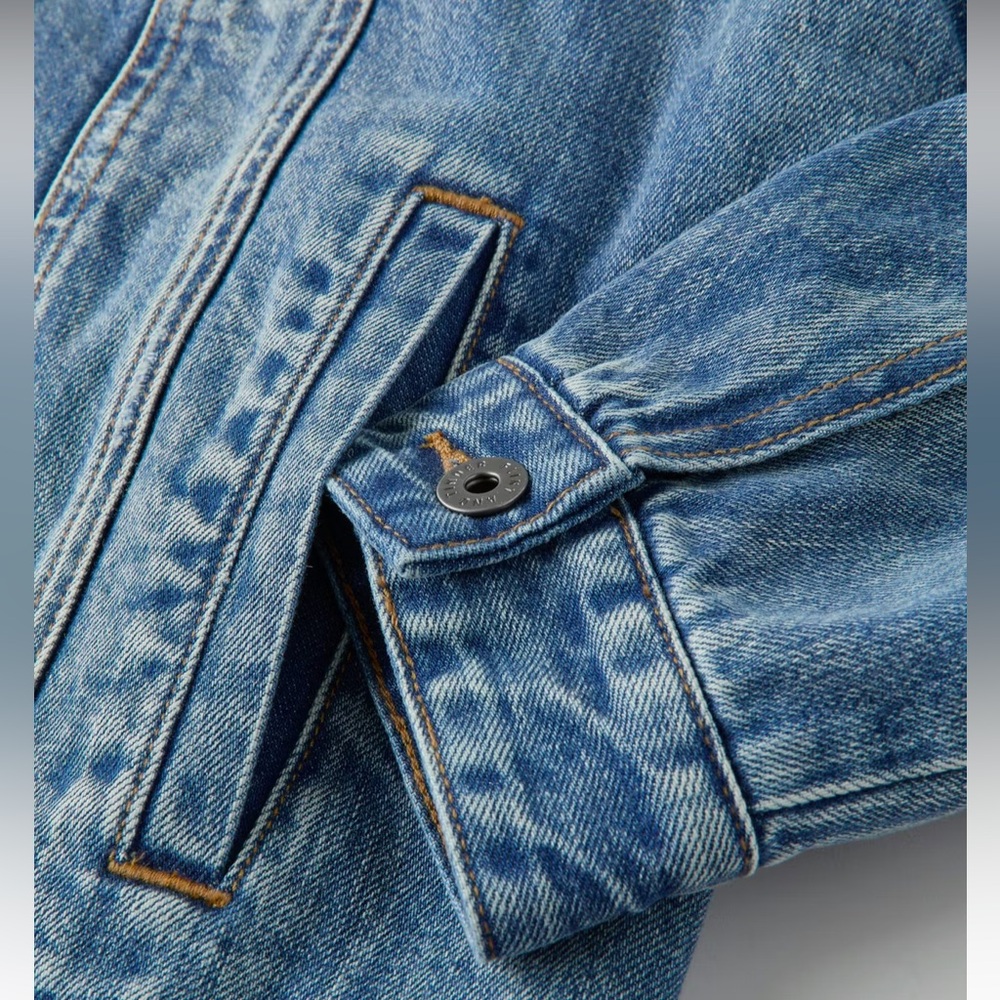 Denim Trucker Jacket- NWT - Picture 4 of 7